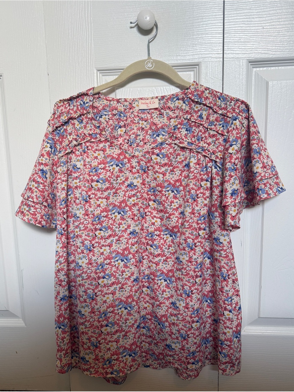 Petite Floral Flutter-Sleeve Blouse in Pink
